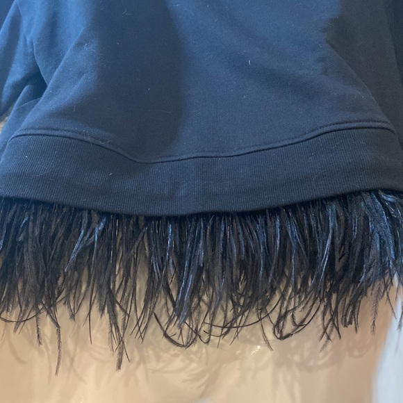 DEREK LAM BLACK SHORT SWEATSHIRT WITH FEATHERS NWOT - Picture 7 of 15